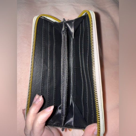 Hello Kitty Heart wallet - Picture 2 of 2